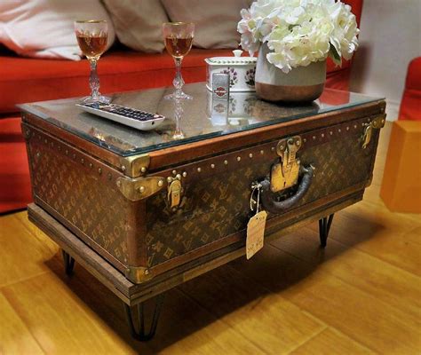 louis vuitton trunk table